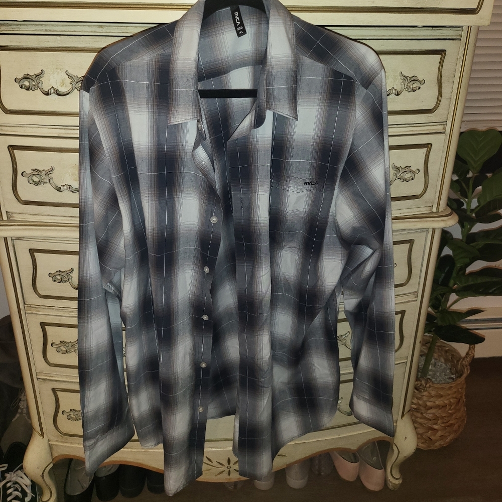 Mens RVCA button down shirt